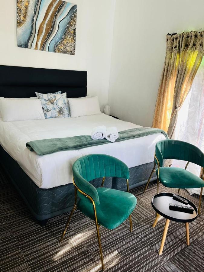 St Eve Lodge & Spa 블룸폰테인 외부 사진