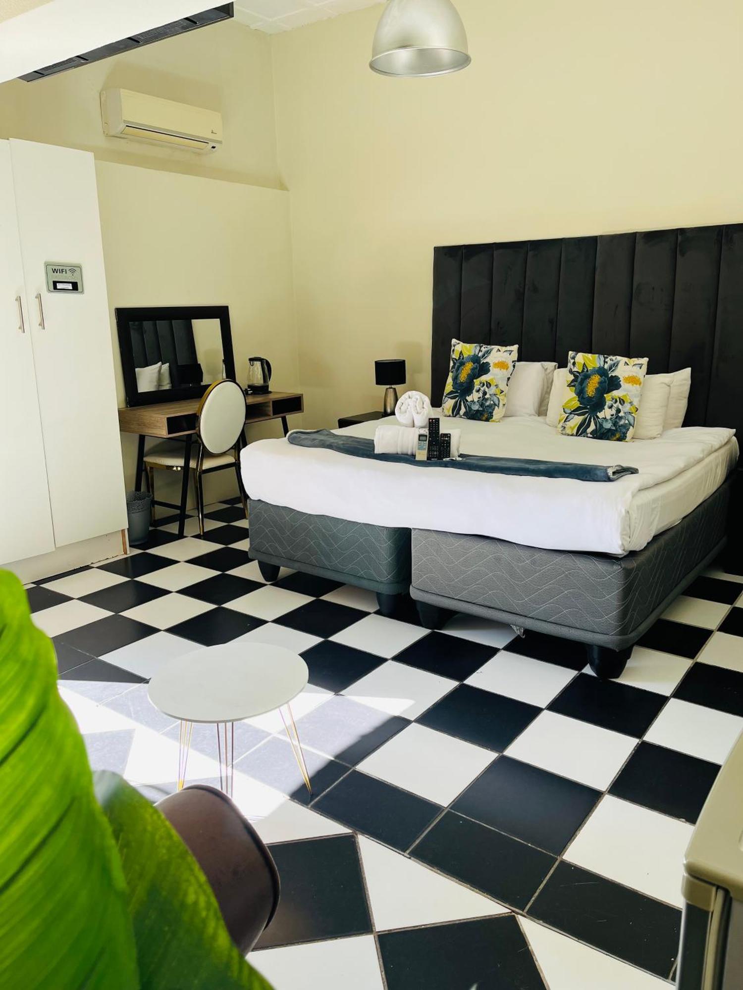 St Eve Lodge & Spa 블룸폰테인 외부 사진